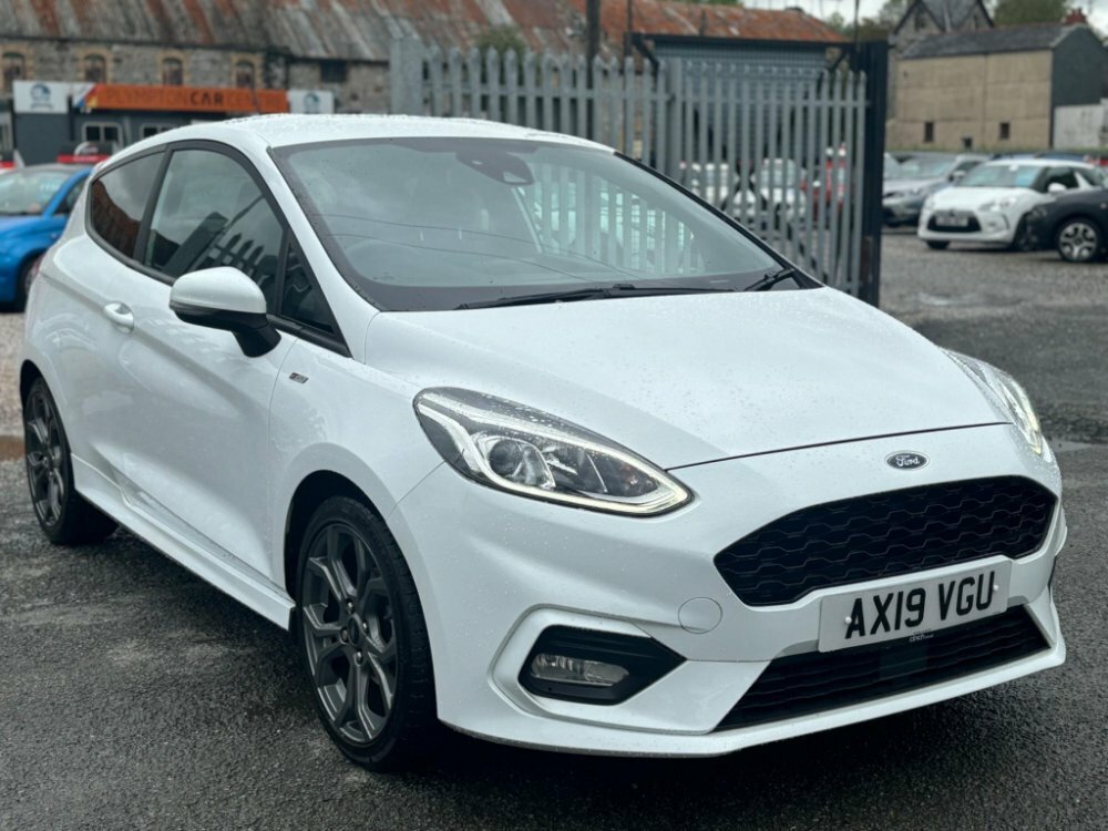 Compare Ford Fiesta 1.0T Ecoboost St-line Euro 6 Ss AX19VGU White