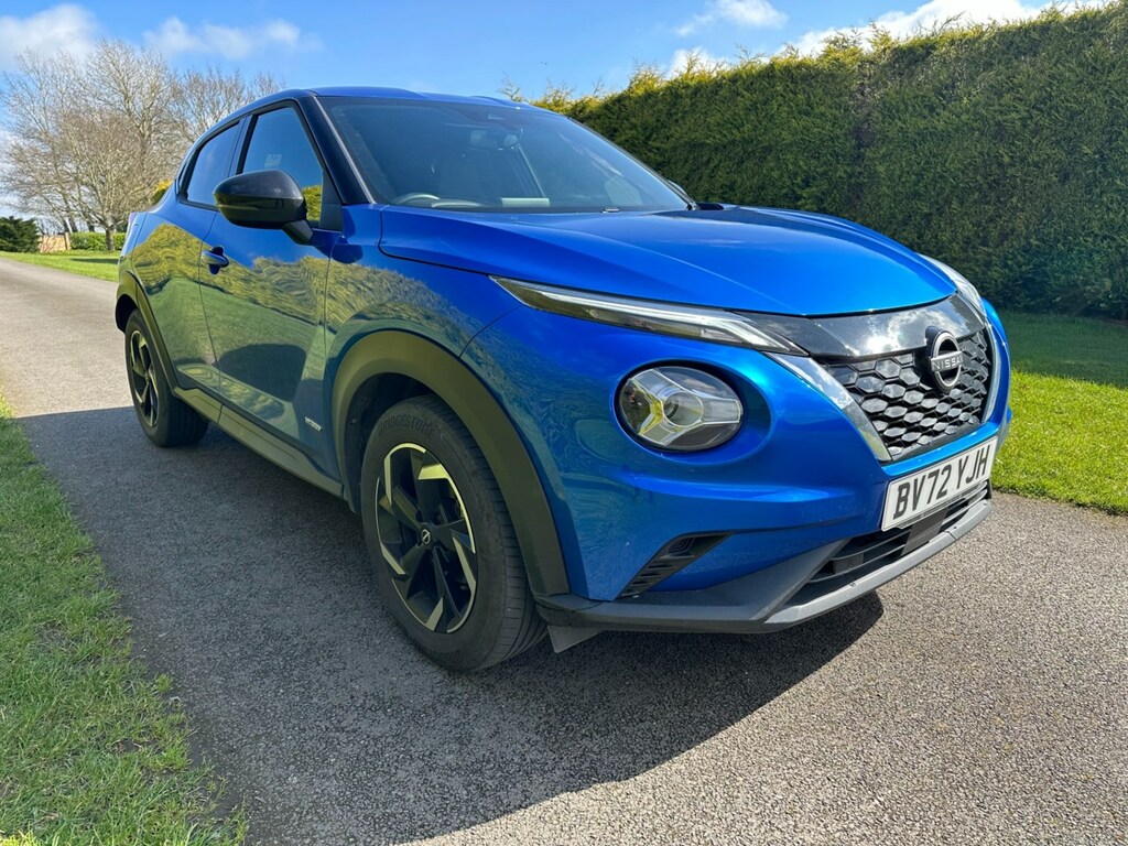 Compare Nissan Juke 1.6 Hybrid N-connecta BV72YJH 