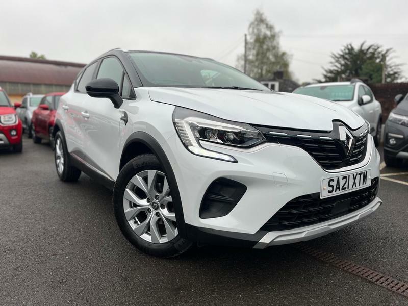 Compare Renault Captur 1.3 Tce Iconic Euro 6 Ss SA21XTM 