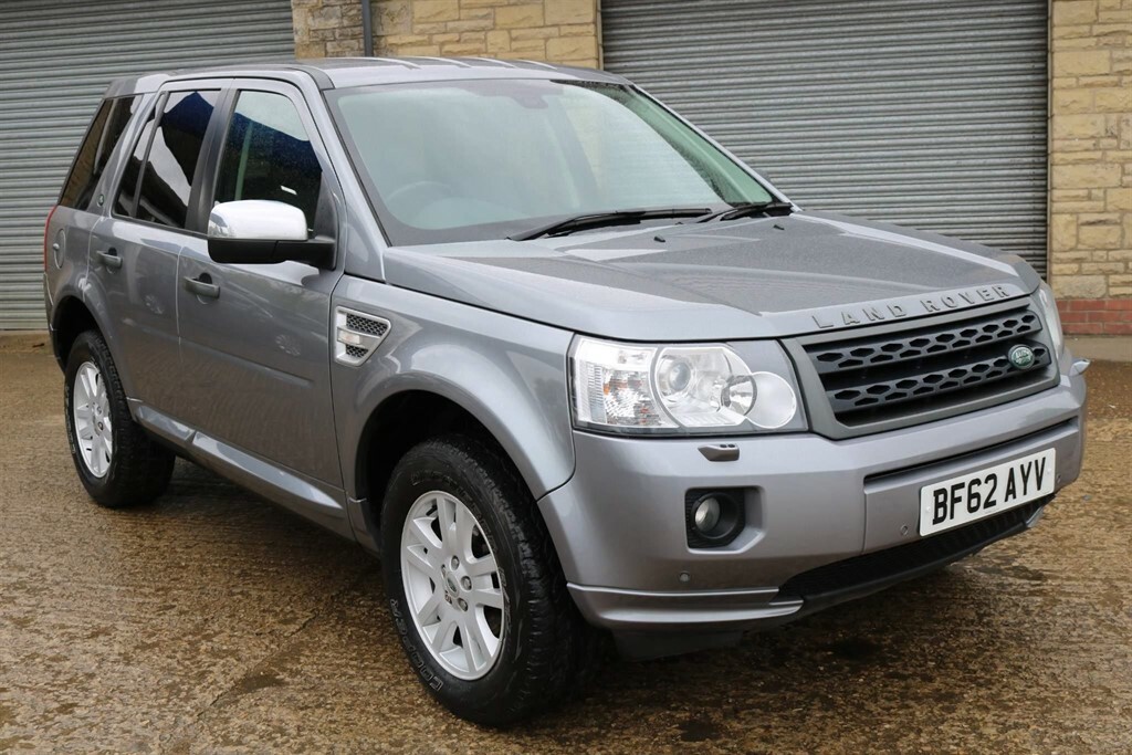 Compare Land Rover Freelander 2 2.2 Sd4 Xs Commandshift 4Wd Euro 5 BF62AYV Grey