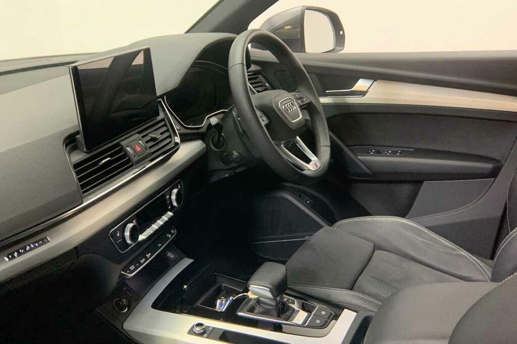 Compare Audi Q5 Petrol GL23WNJ Grey