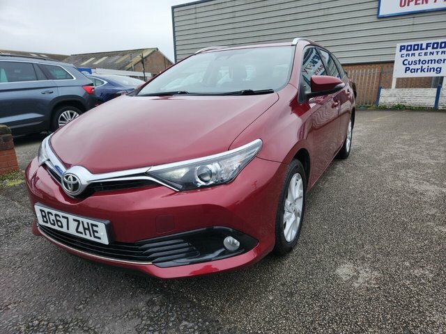 Toyota Auris 1.2 Vvti Business Edition Touring Sports Tss 11 Red #1