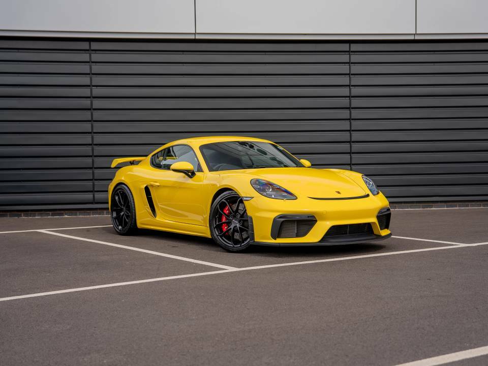 Compare Porsche 718 982  Yellow