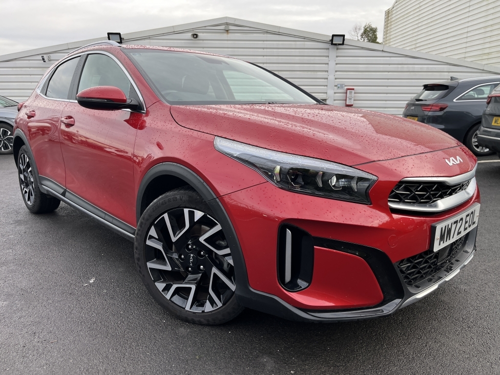 Compare Kia Xceed Xceed MW72EOL Red