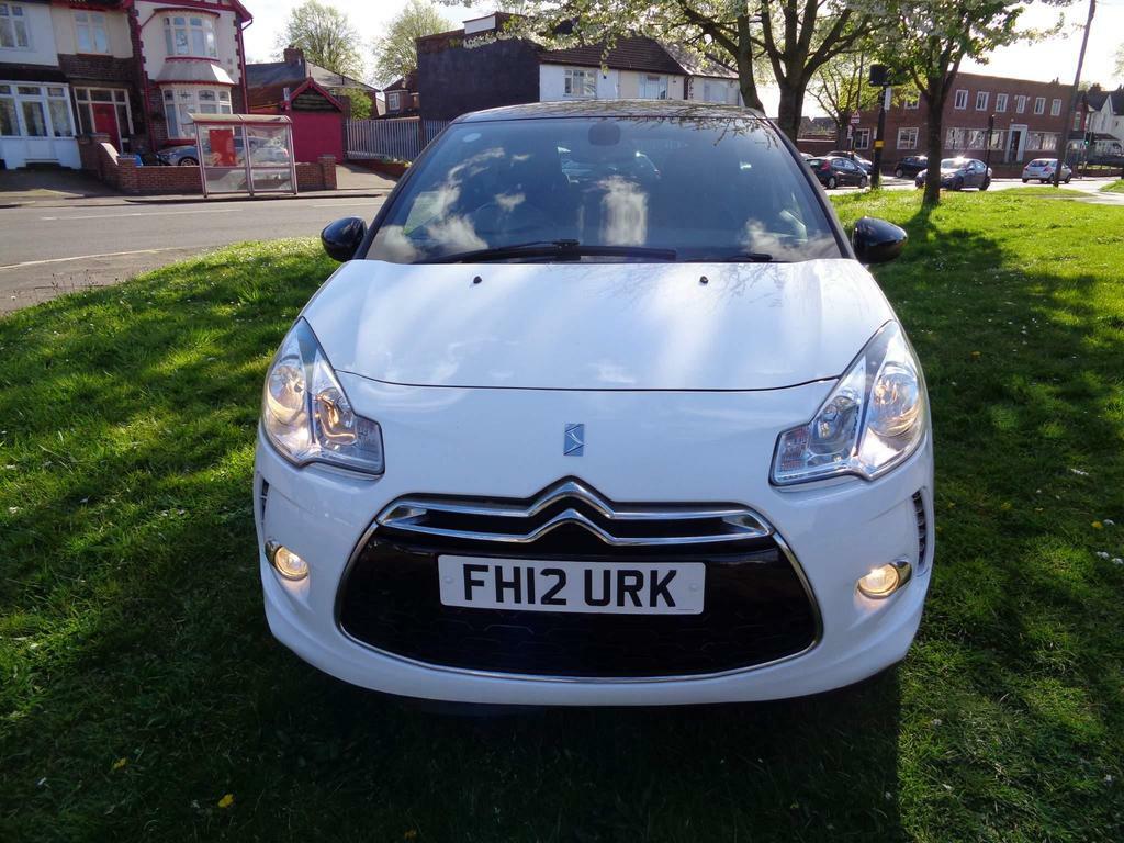 Compare Citroen DS3 Ds3 D Style FH12URK White