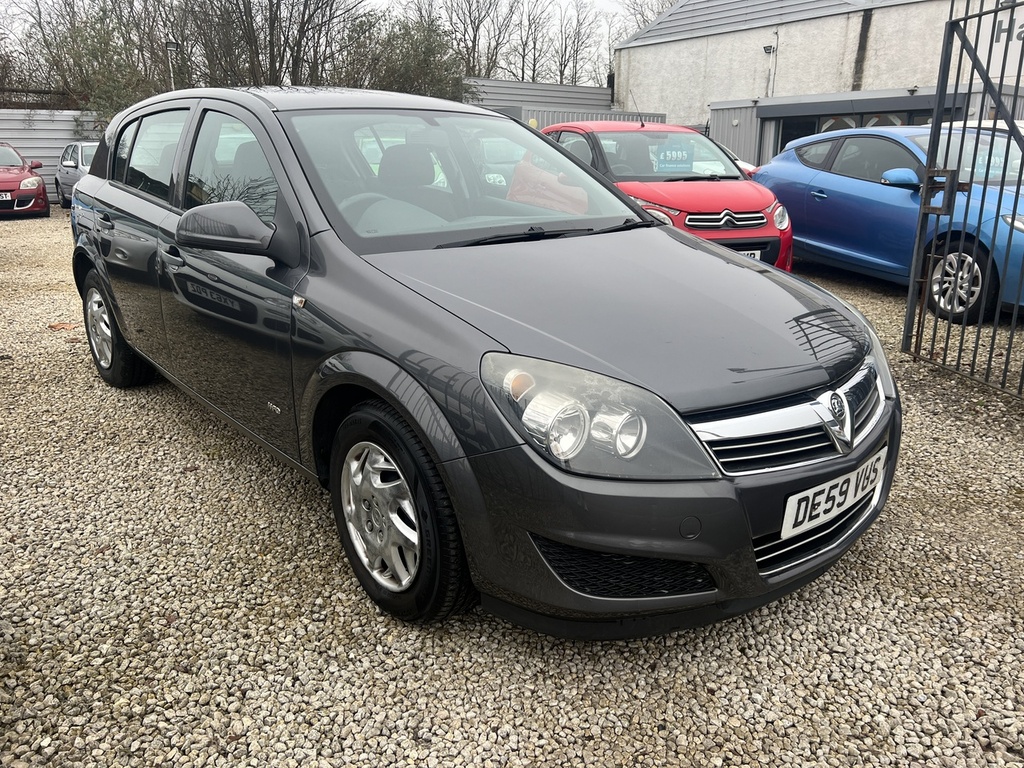 Compare Vauxhall Astra I Life DE59VUS Grey