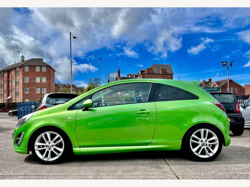 Compare Vauxhall Corsa 1.4 16V Sri Euro 5 SJ12YCS Green