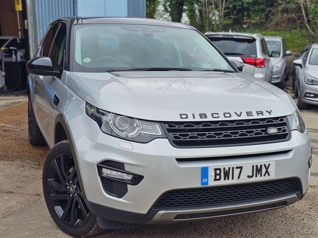 Compare Land Rover Discovery Sport 2.0L 2.0 Td4 Hse Black 4Wd Euro 6 Ss BW17JMX Silver