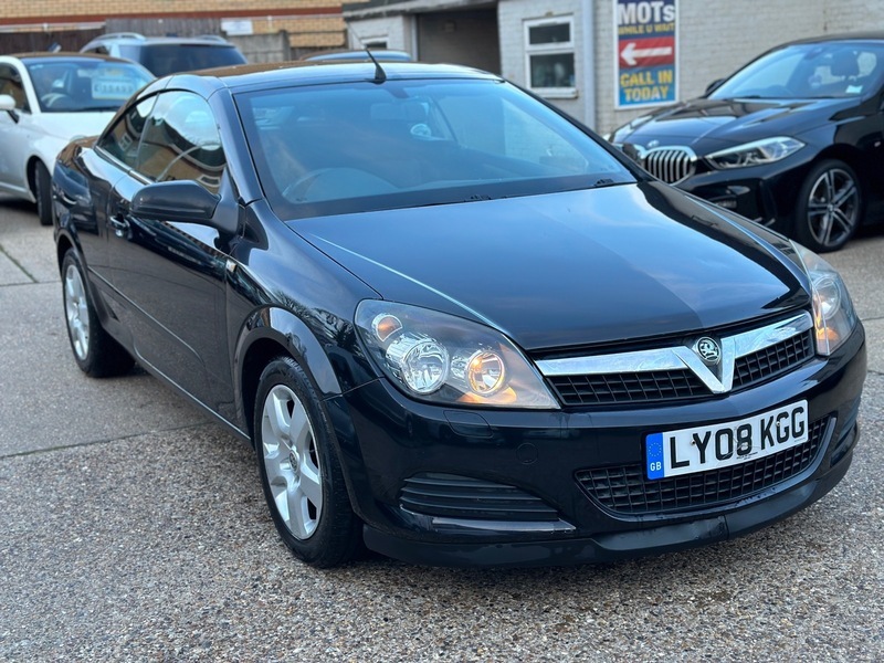 Compare Vauxhall Astra 2008 1.6 Twin Top Air 114 Bhp LY08KGG Black