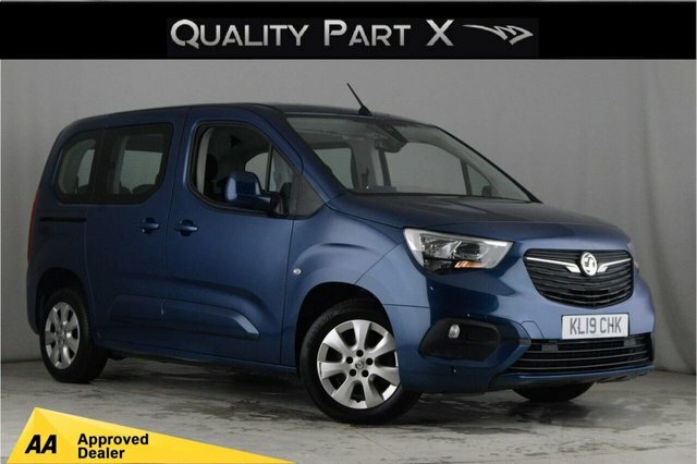 Compare Vauxhall Combo Life Life 1.2L Energy Ss 109 Bhp KL19CHK Blue