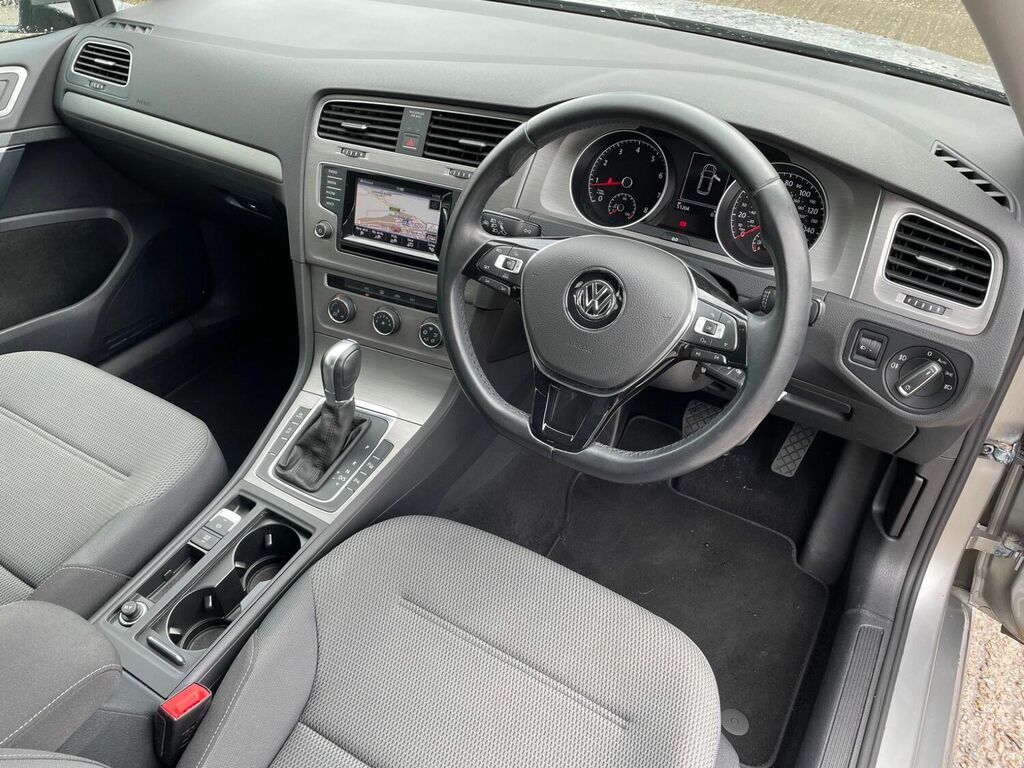 Compare Volkswagen Golf Hatchback 1.4 Tsi Bluemotion Tech Match Dsg Euro 5 MJ15VOB Silver
