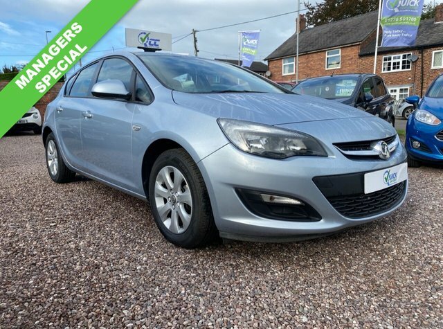 Compare Vauxhall Astra 1.6 Design 115 Bhp DY15UKX Silver