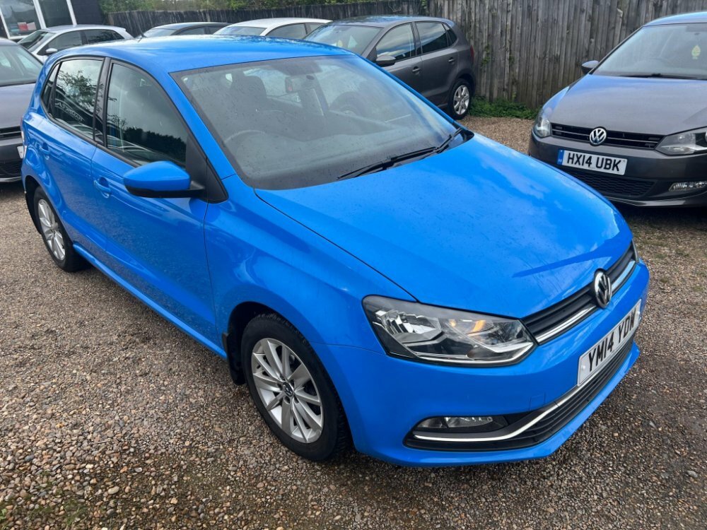 Compare Volkswagen Polo 1.0 Bluemotion Tech Se Euro 6 Ss YM14YDW Blue