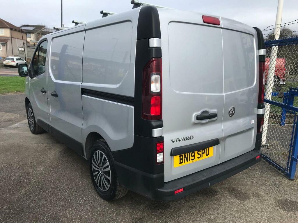 Compare Vauxhall Vivaro Panel Van 1.6 Cdti 2700 2019 BN19SPU Silver