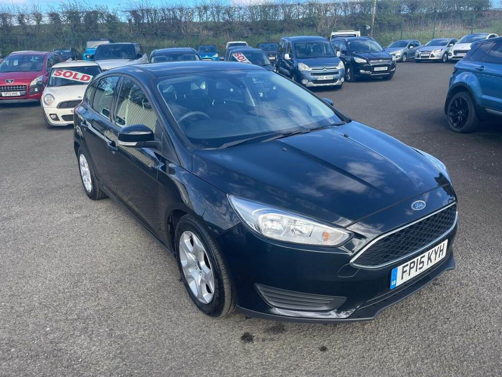 Compare Ford Focus 1.5 Tdci 95 Style FP15KYH Black