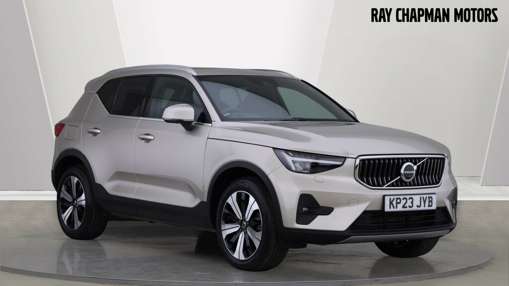 Compare Volvo XC40 Recharge T5 Ultimate KP23JYB 