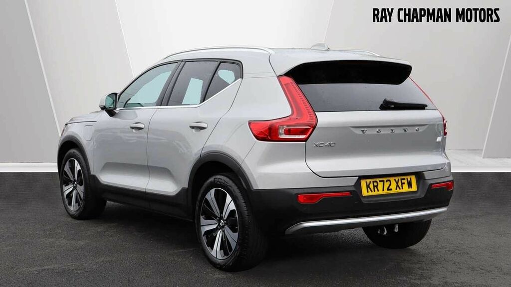 Compare Volvo XC40 Recharge T5 Ultimate KR72XFW Silver