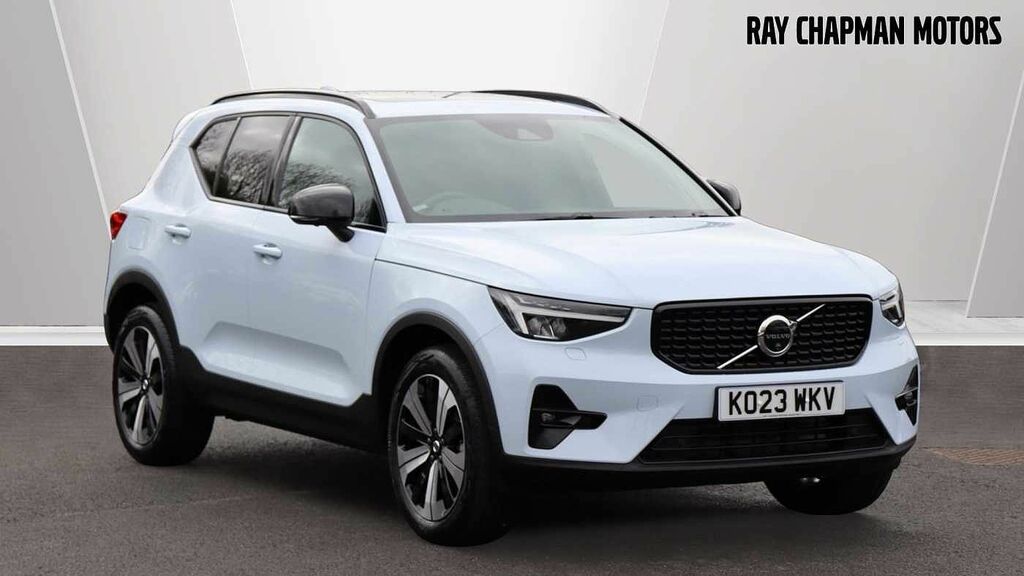 Compare Volvo XC40 Recharge T5 Ultimate KO23WKV Blue