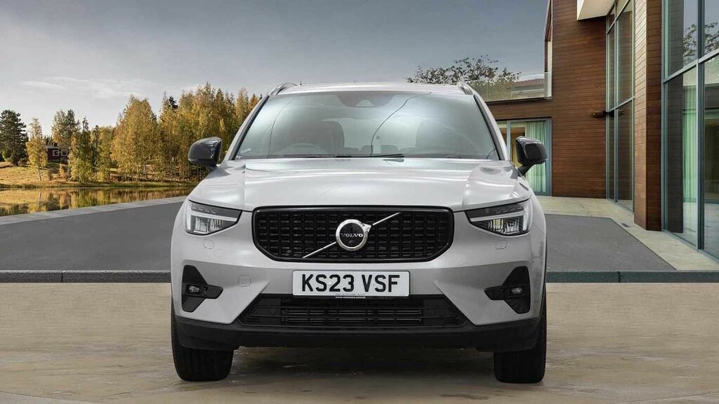 Compare Volvo XC40 Xc40 Ultimate T5 Recharge KS23VSF Silver