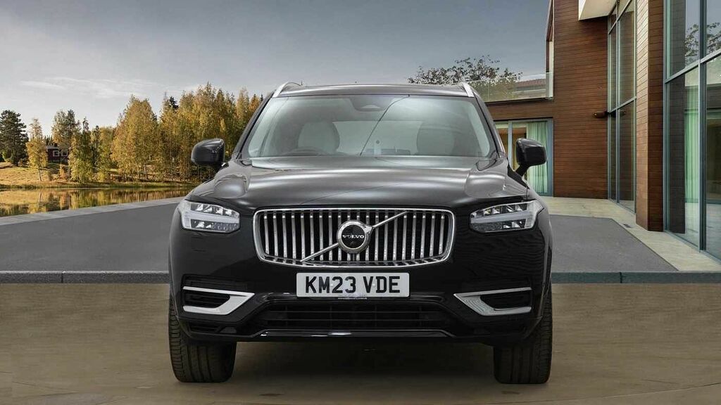 Compare Volvo XC90 Recharge T8 Ultimate Awd KM23VDE Black