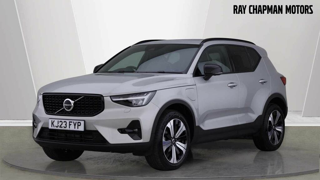 Compare Volvo XC40 Recharge T5 Ultimate KJ23FYP Silver
