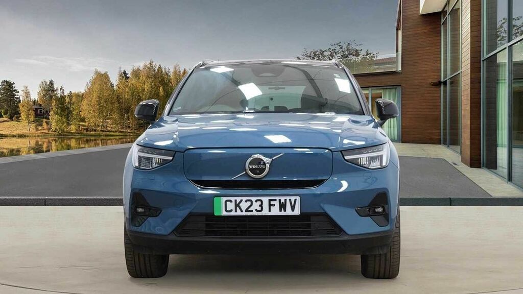 Compare Volvo XC40 Recharge Twin Ultimate Awd CK23FWV Blue
