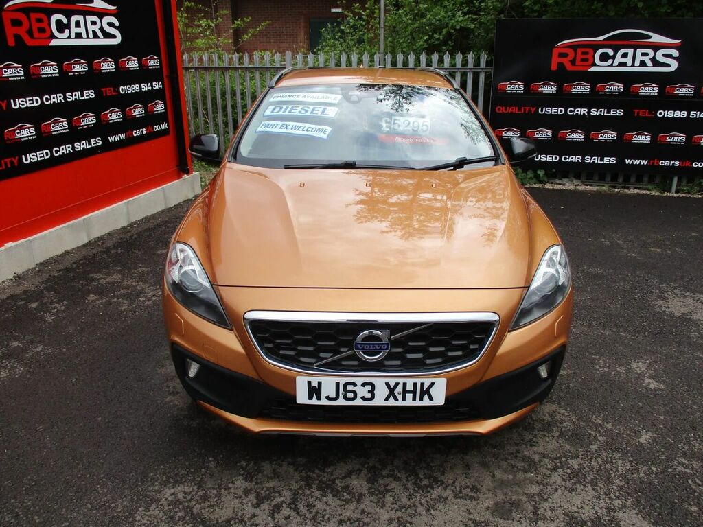 Compare Volvo V40 Cross Country Hatchback 1.6 D2 Lux Euro 5 Ss 201363 WJ63XHK Brown