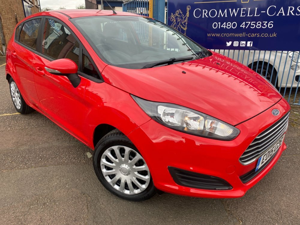 Compare Ford Fiesta 1.25 Style EO15CDE Red