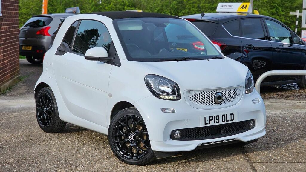 Compare Smart Fortwo Coupe Coupe 0.9T Urbanshadow Twinamic Euro 6 Ss LP19DLD White