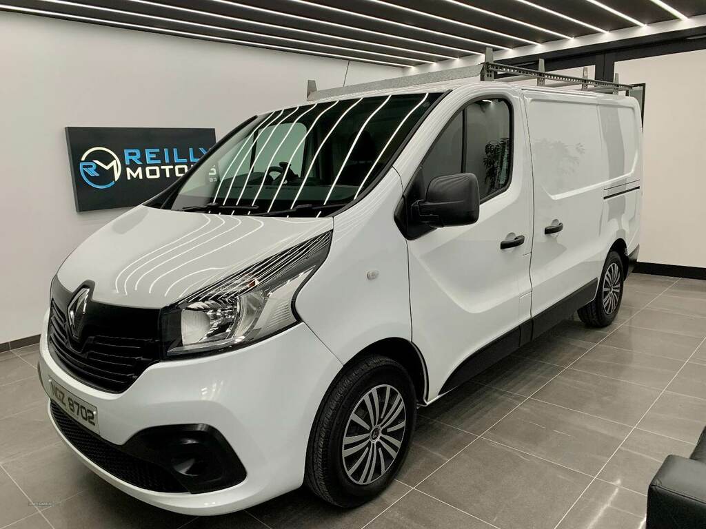 Compare Renault Trafic Trafic Sl27 Business Dci NGZ8702 White