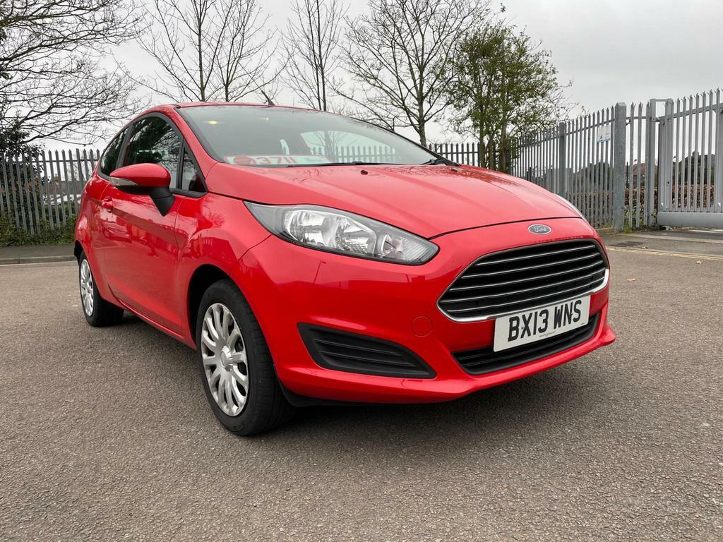 Compare Ford Fiesta 1.25 Style Euro 5 BX13WNS Red