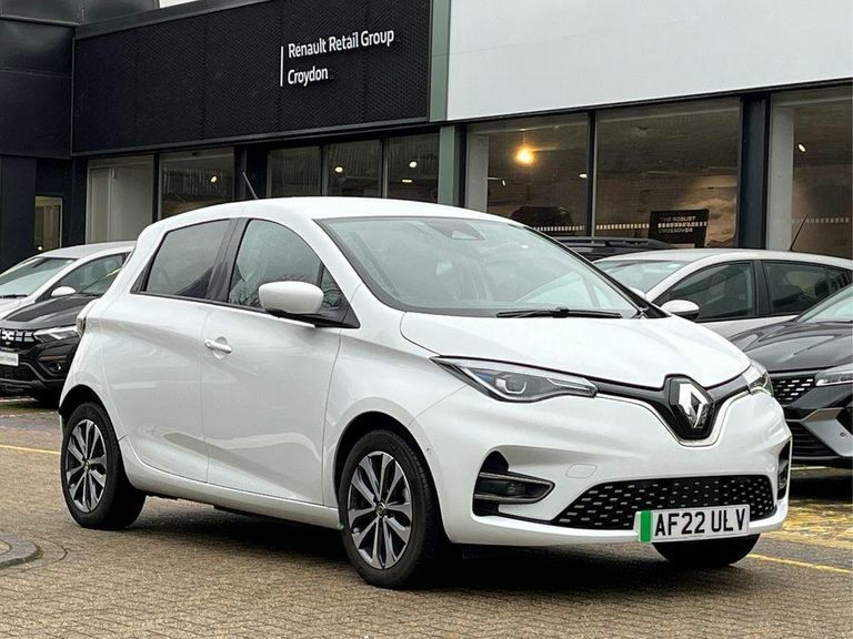 Compare Renault Zoe Renault Zoe 100Kw Gt Edition R135 50Kwh Rapid Char AF22ULV White