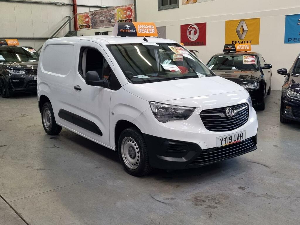 Compare Vauxhall Combo Panel Van 1.6 Turbo D 2000 Edition 201919 YT19UAH White