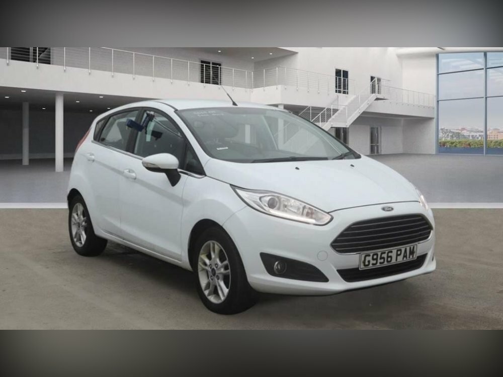 Compare Ford Fiesta 1.0T Ecoboost Zetec Euro 6 Ss G956PAM White