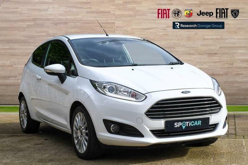 Compare Ford Fiesta 1.0T Ecoboost Titanium Euro 5 Ss YP14NYD White