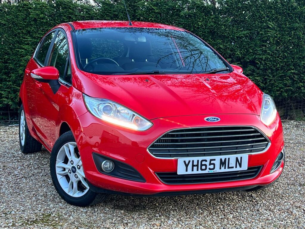 Compare Ford Fiesta 2015 65 Reg Hatchback 48,976 Miles 1.0L YH65MLN Red
