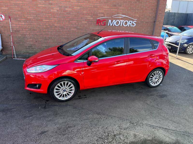 Compare Ford Fiesta Hatchback PE14TYP Red