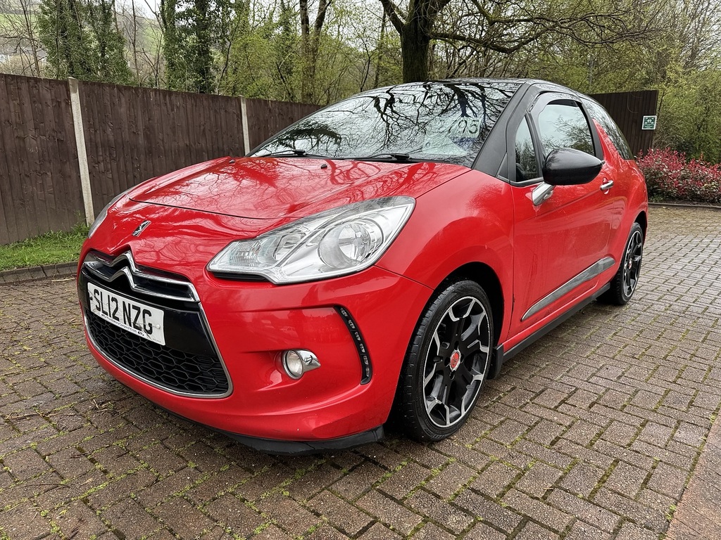 Citroen DS3 E-hdi Airdream Dstyle Plus Red #1