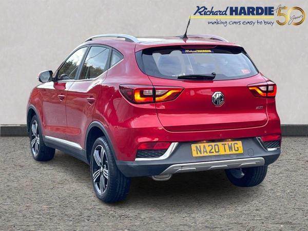 Compare MG ZS 1.0 T-gdi Exclusive Euro 6 NA20TWG Red