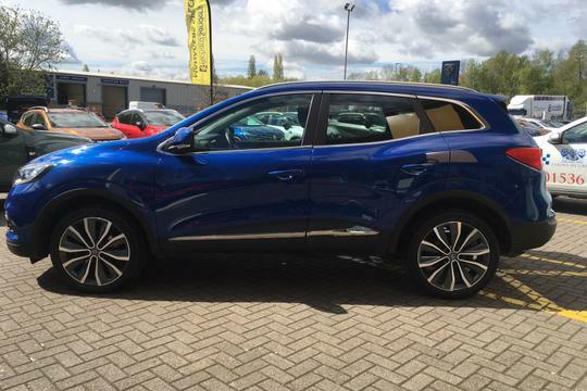 Compare Renault Kadjar Hatchback Iconic MJ70VYE Blue