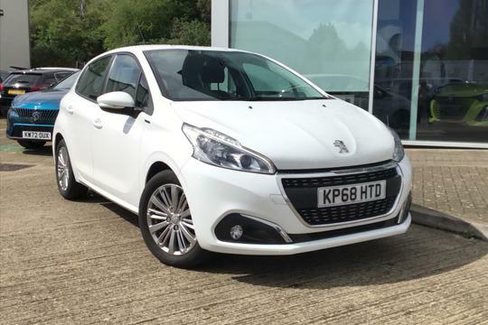 Compare Peugeot 208 Ss Signature KP68HTD White