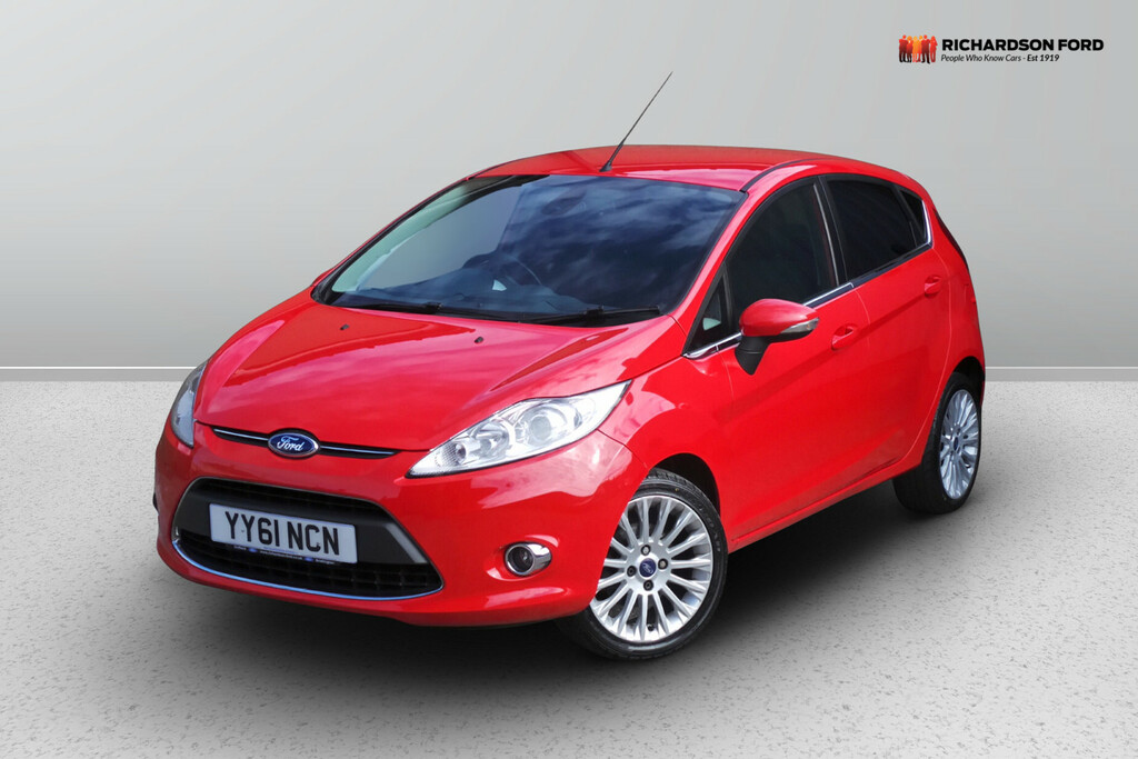 Compare Ford Fiesta 1.6 Titanium YY61NCN Red