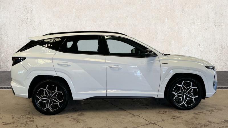 Compare Hyundai Tucson 1.6 H T-gdi N Line Suv Hybrid Euro HV73WXJ White