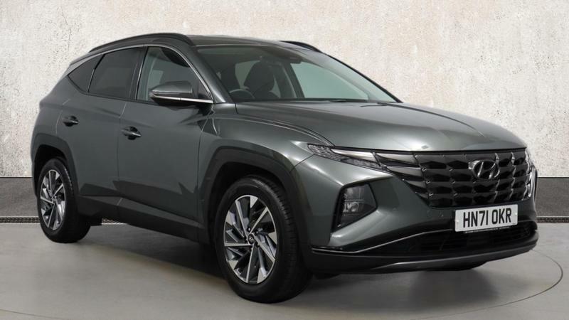 Compare Hyundai Tucson 1.6 T-gdi Premium Suv Euro 6 S HN71OKR Grey