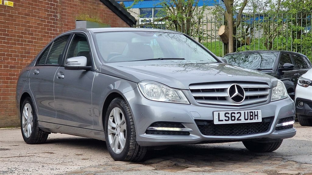 Compare Mercedes-Benz C Class C220 Executiv Se Cdi Blueefficiency LS62UBH Silver