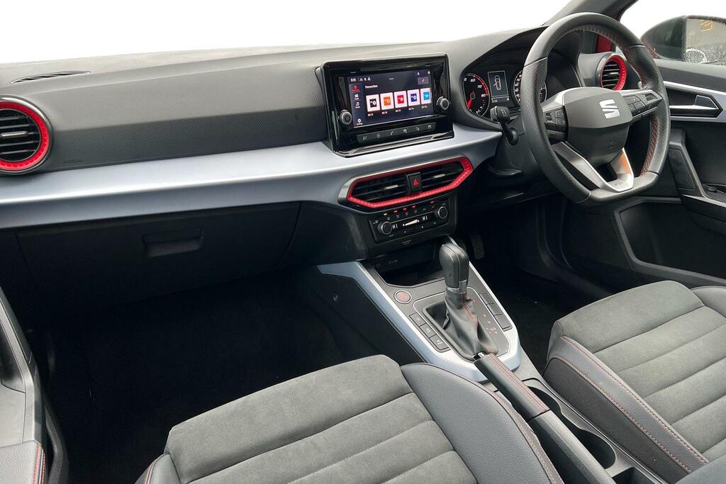 Compare Seat Arona 1.0 Tsi 110Ps Fr Edition Suv KS72ZBJ Red