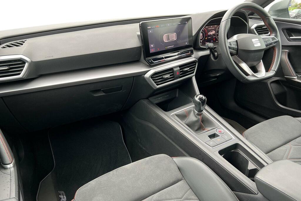Compare Seat Leon 1.5 Tsi Evo 130Ps Fr Sport YW21WHM White