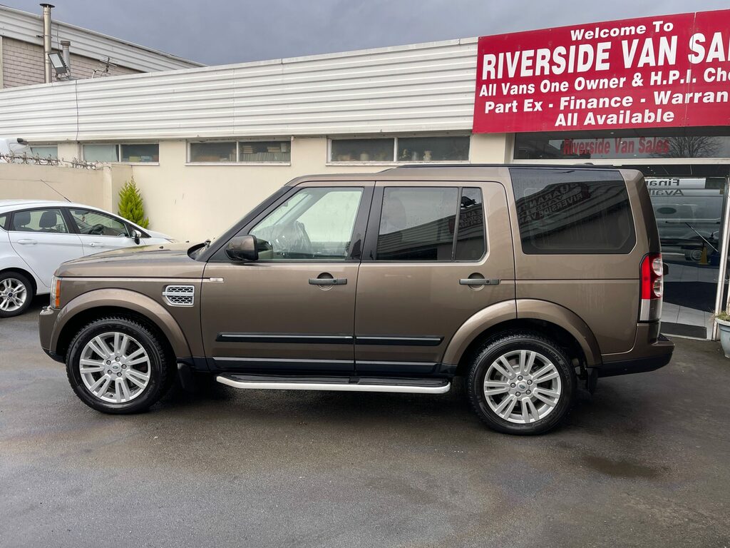Compare Land Rover Discovery 3.0 Discovery Hse Sdv6 245 Bhp 2011 CW11CRW Brown