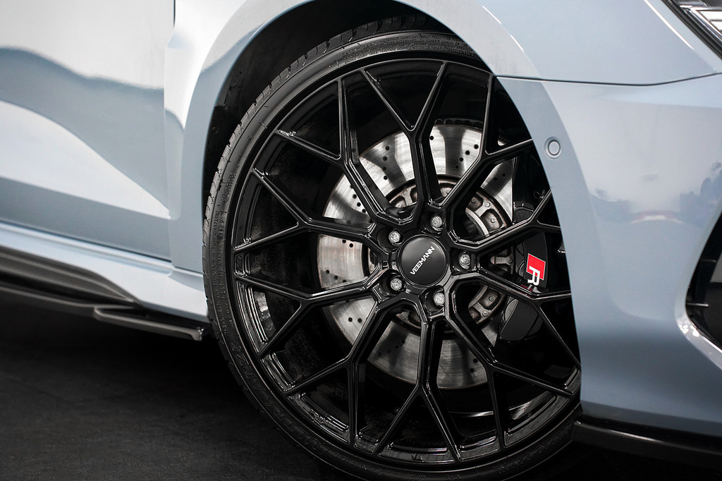 Compare Audi RS3 Tfsi Carbon Black YUI7586 Grey