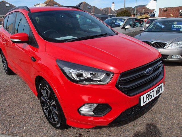 Compare Ford Kuga St-line LR67WRV Red